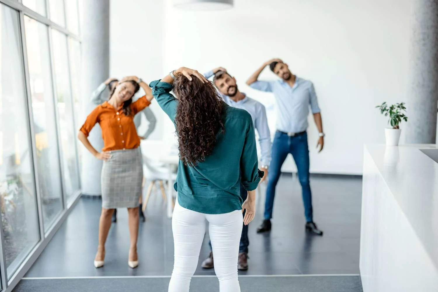 Corporate Yoga vs Gym - Which is Better for Office Employees?